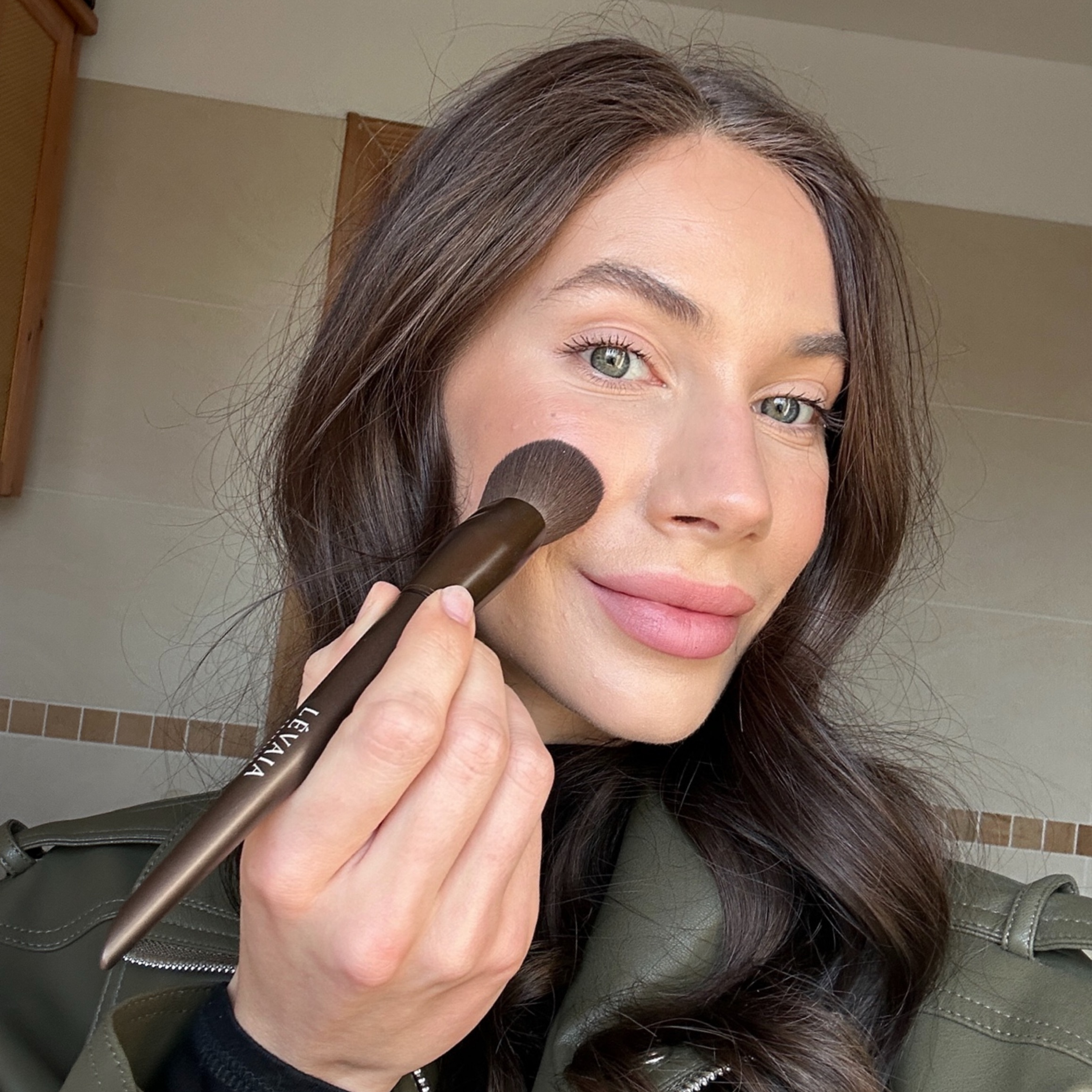 Blush/Contour Brush Complete Lévaia Cosmetics